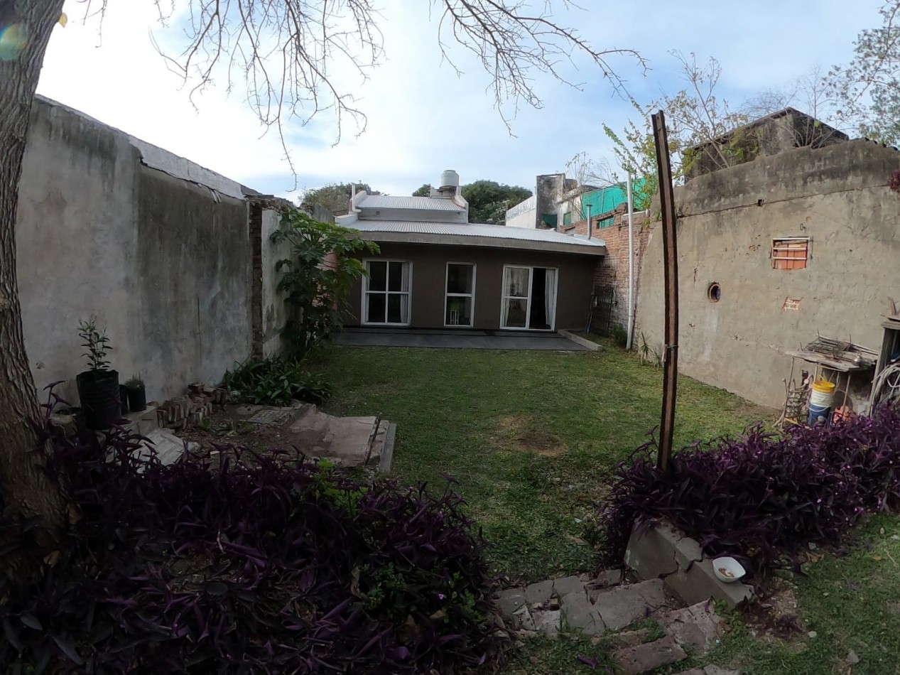 Calle Candelario Olivera- Casa en  Venta