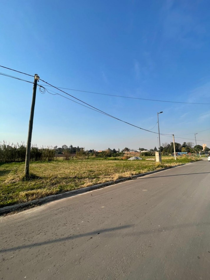 LOTE A LA VENTA EN ZONA LARRALDE Y AVENIDA RAMIREZ 