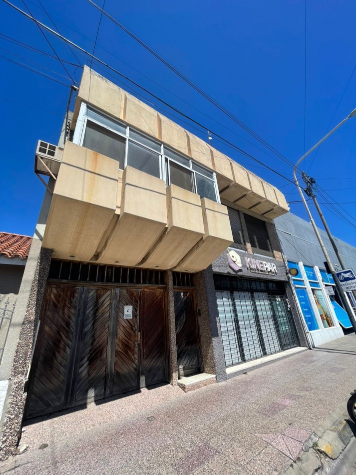 CALLE GUALEGUAYCHU CASA A LA VENTA EN PLANTA ALTA 