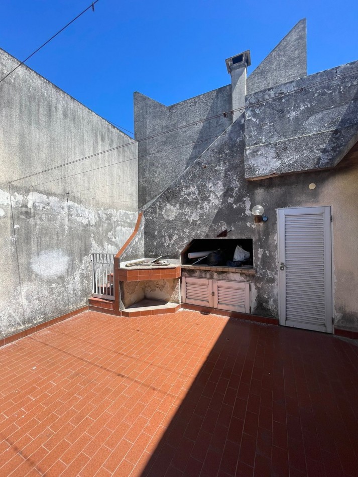 CALLE GUALEGUAYCHU CASA A LA VENTA EN PLANTA ALTA 