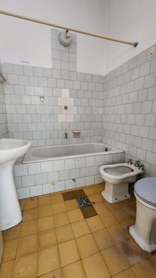 CASA A LA VENTA EN CALLE PERON 320