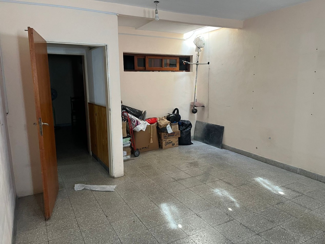 Casa de 2 plantas, 2 cocheras, patio y terraza. Zona Provincias Unidas y Division de los Andes