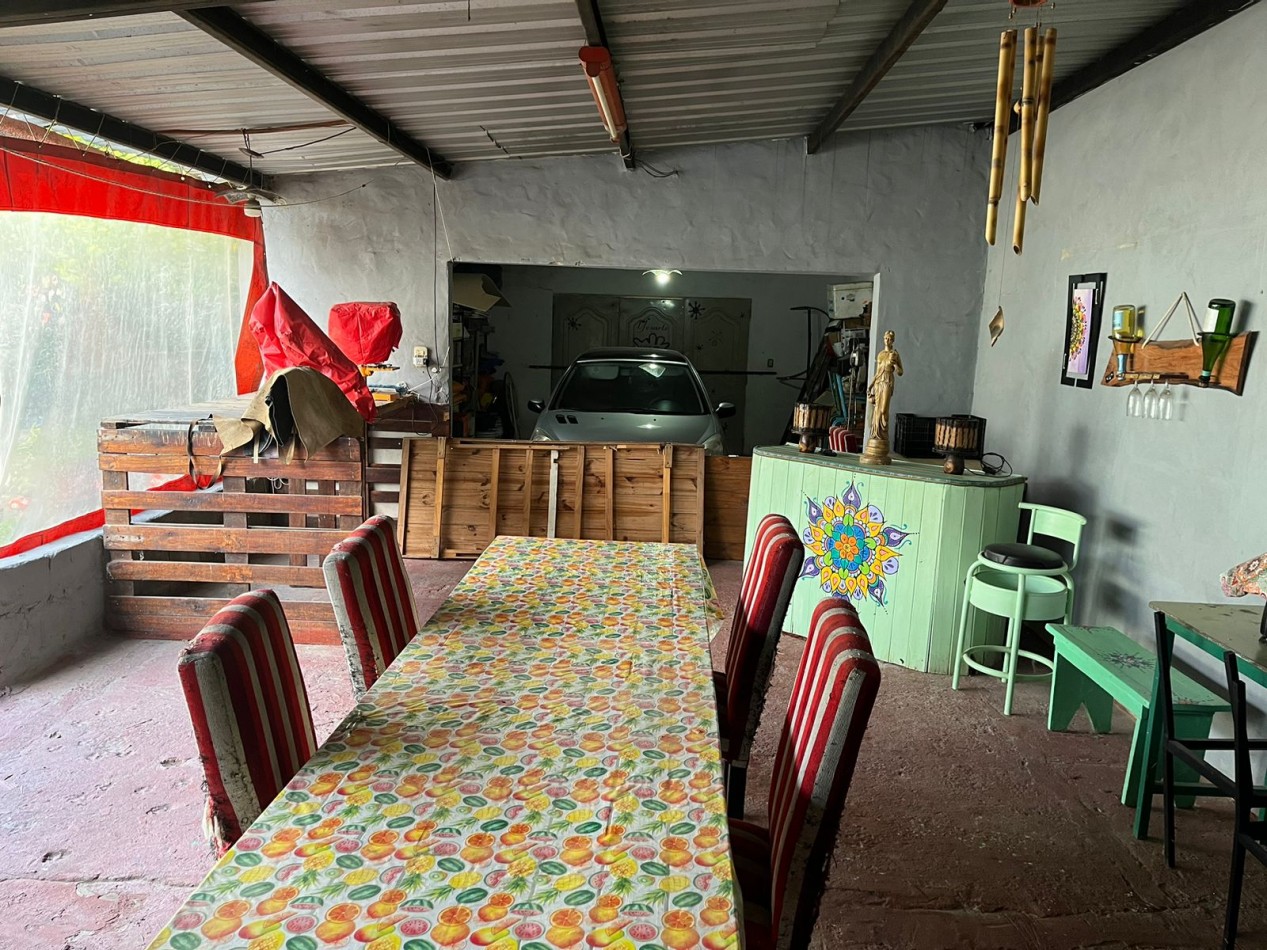 Casa con local en venta zona Gazzano. Esquina Hasenkamp y Viale