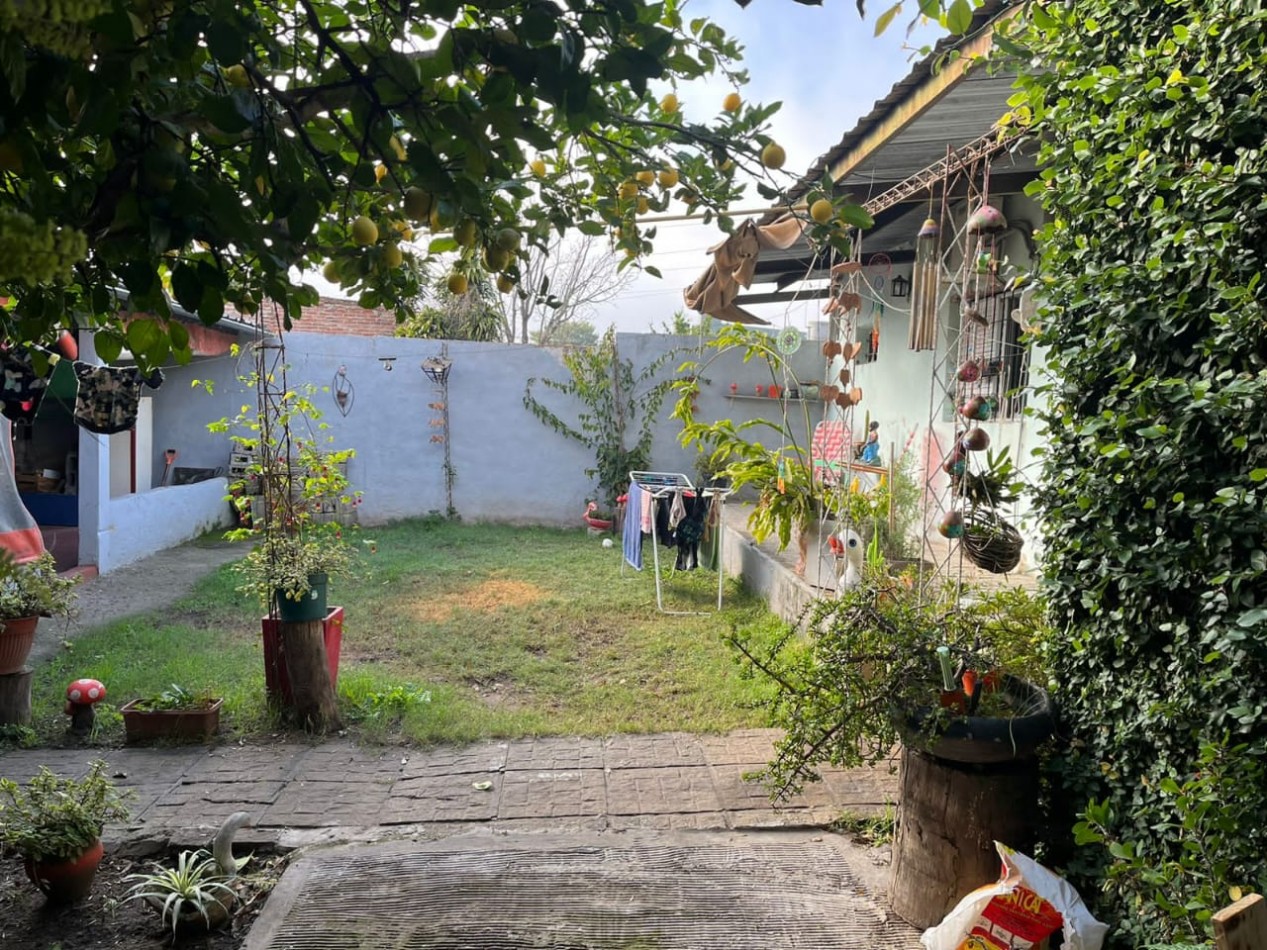Casa con local en venta zona Gazzano. Esquina Hasenkamp y Viale