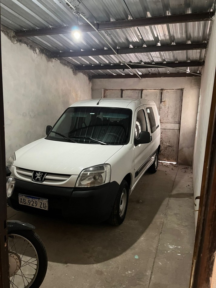 Casa con local en venta zona Gazzano. Esquina Hasenkamp y Viale