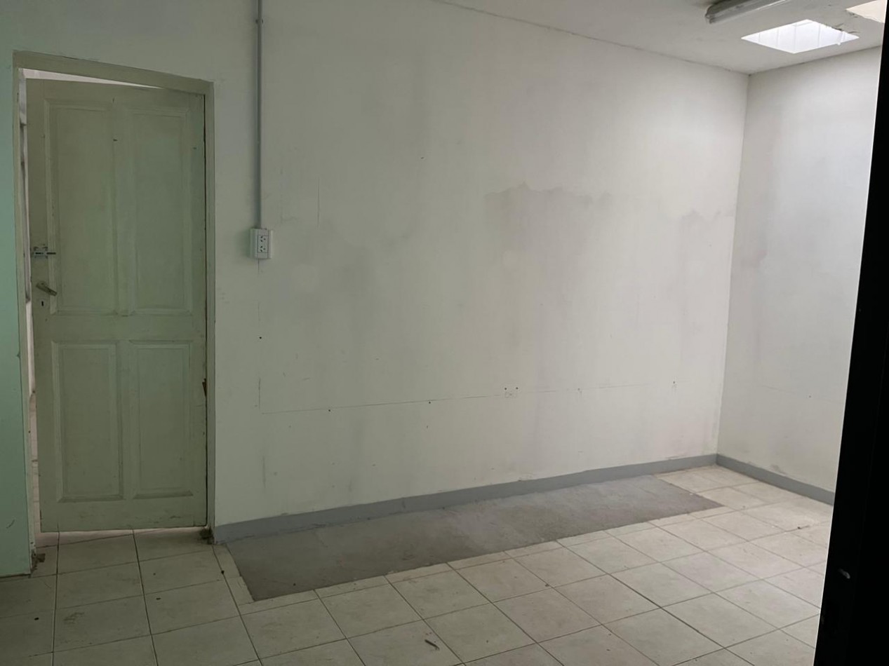 GALPON EN VENTA  ZONA AV DE LAS AMERICAS Y RACEDO