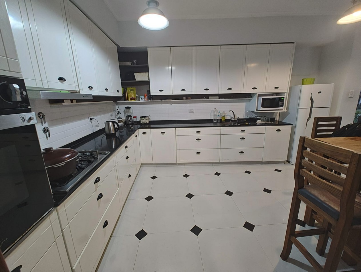 CASA EN VENTA CALLE ILLIA 663
