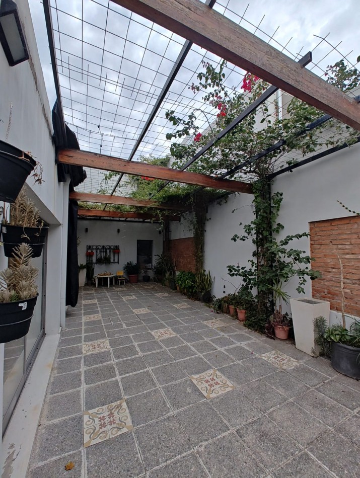 CASA EN VENTA CALLE ILLIA 663