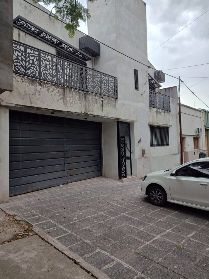 CASA EN VENTA CALLE ILLIA 663