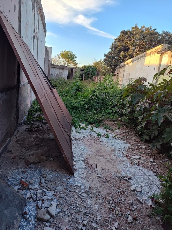 LOTE EN VENTA  CALLE EL CRESPIN AL 169