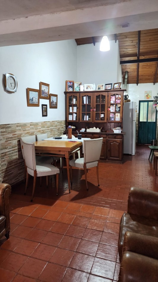 CALLE JULIO CESAR MENDEZ CASA EN VENTA 