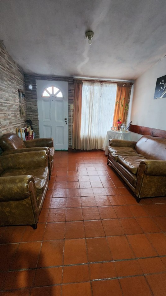 CALLE JULIO CESAR MENDEZ CASA EN VENTA 