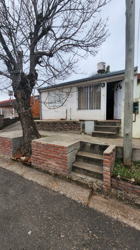 CALLE JULIO CESAR MENDEZ CASA EN VENTA 