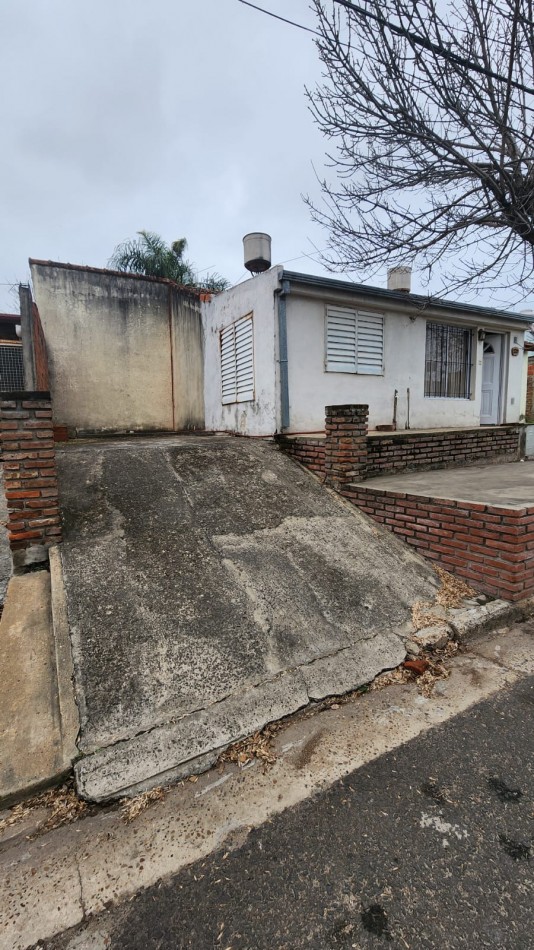 CALLE JULIO CESAR MENDEZ CASA EN VENTA 