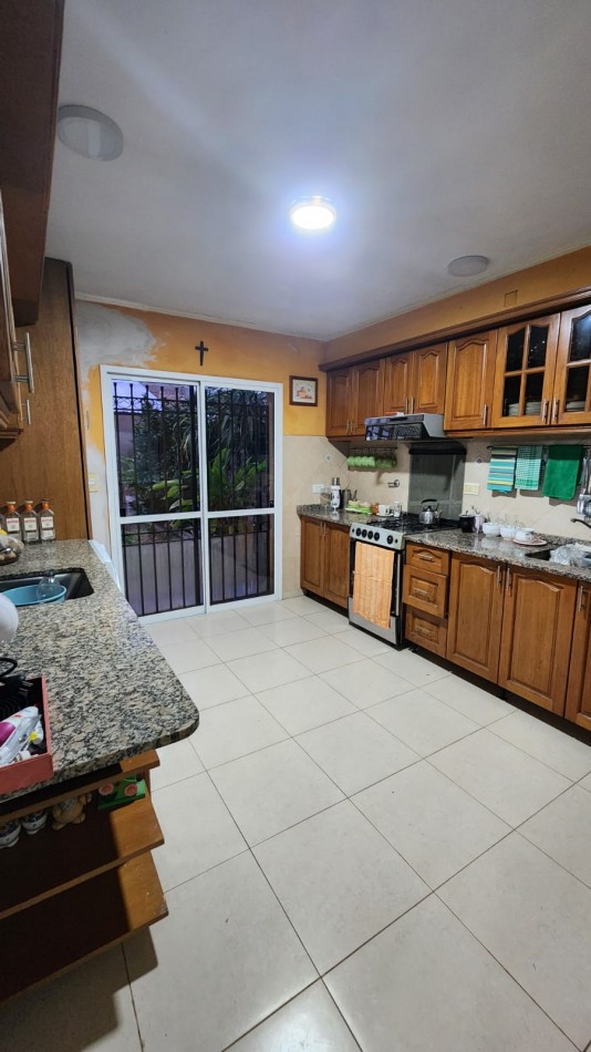 CASA EN VENTA EN CALLE ARROYO GRANDE 