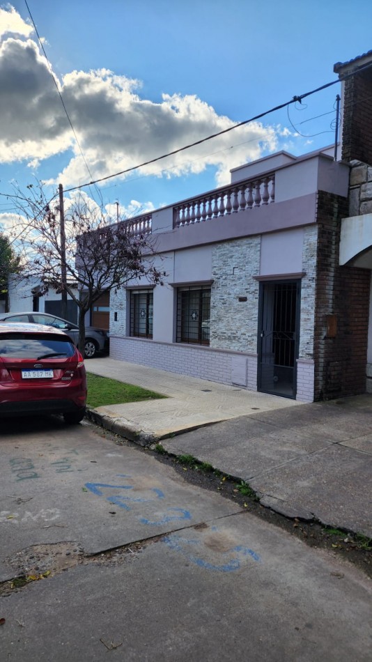CASA A LA VENTA EN ZONA GRELLA Y JOSE MARIA MORENO