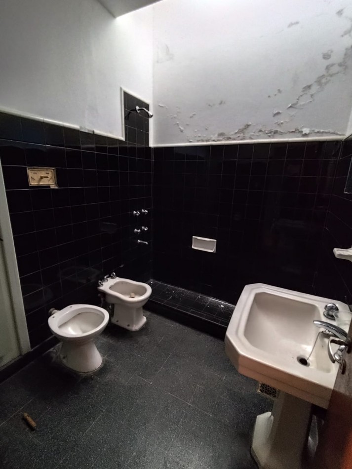 CASA EN VENTA EN CALLE PANAMA Y SANTIAGO DEL ESTERO