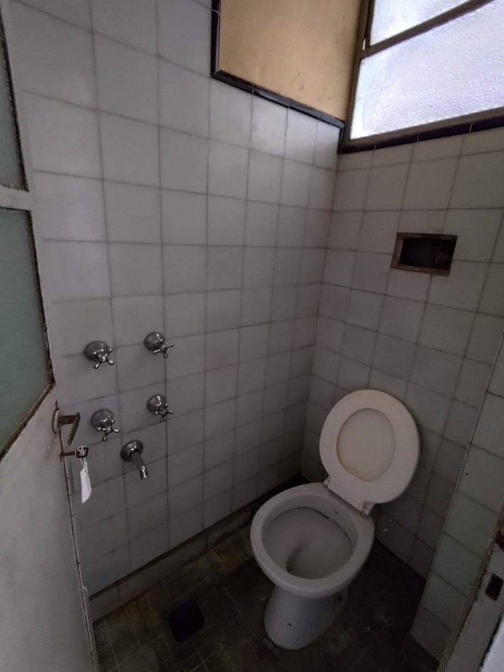 CASA EN VENTA EN CALLE PANAMA Y SANTIAGO DEL ESTERO