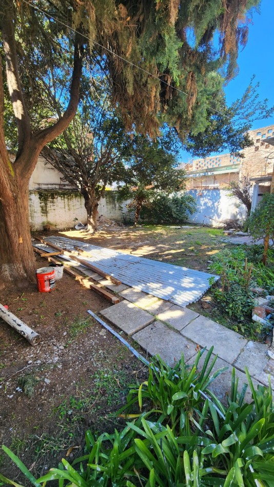 CATAMARCA 46 CASA EN VENTA A RECICLAR