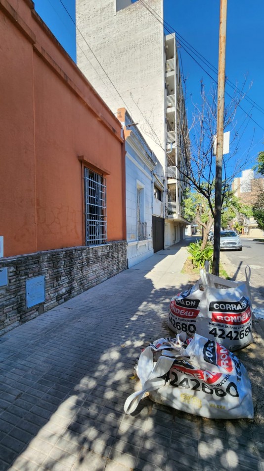 CATAMARCA 46 CASA EN VENTA A RECICLAR