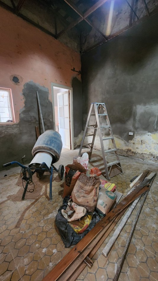 CATAMARCA 46 CASA EN VENTA A RECICLAR