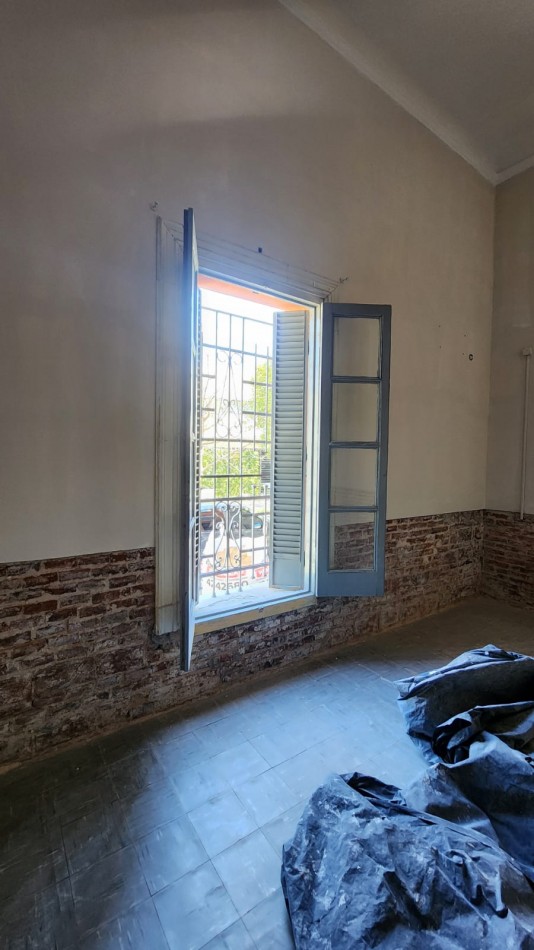 CATAMARCA 46 CASA EN VENTA A RECICLAR