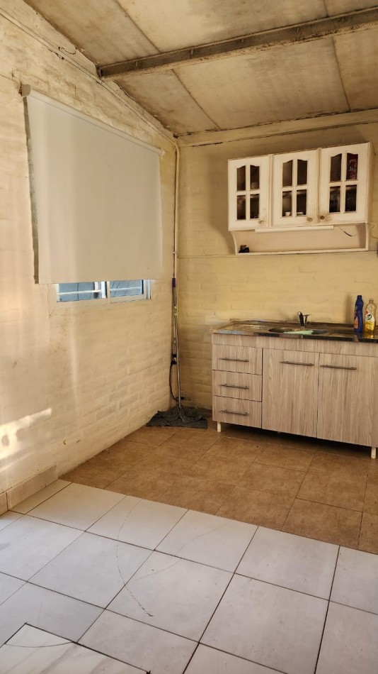 CASA A LA  VENTA EN CALLE FAVALORO  DE COLONIA AVELLANEDA