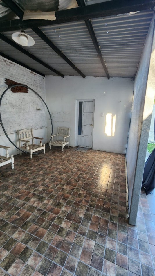 CASA A LA  VENTA EN CALLE FAVALORO  DE COLONIA AVELLANEDA