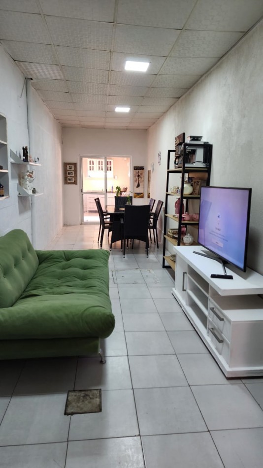 CASA A LA  VENTA EN CALLE FAVALORO  DE COLONIA AVELLANEDA
