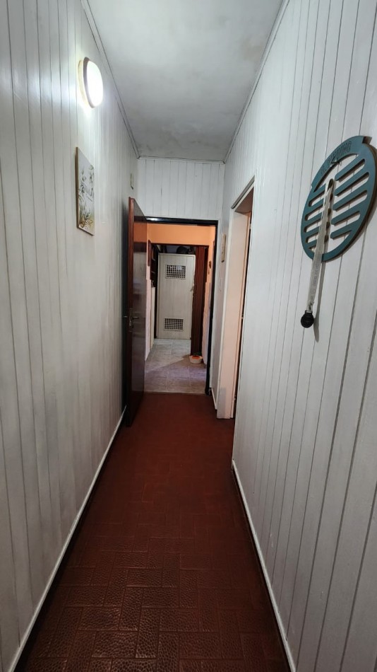 CASA A LA VENTA EN CALLE GOBERNADOR PARERA