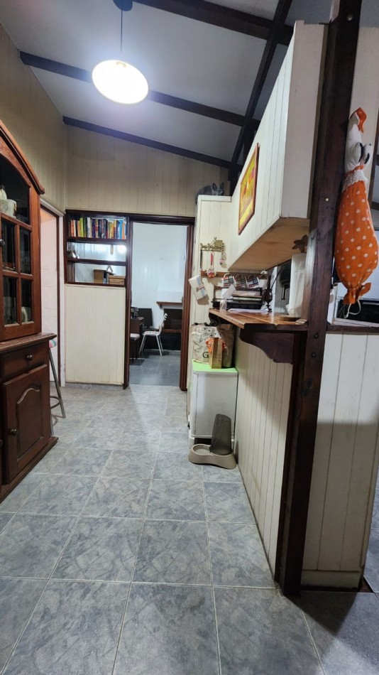 CASA A LA VENTA EN CALLE GOBERNADOR PARERA