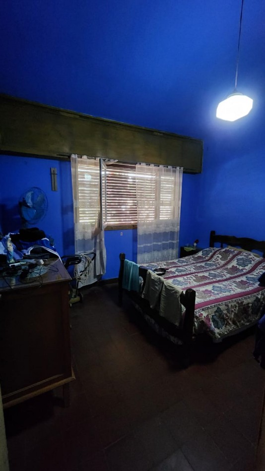 CASA A LA VENTA EN CALLE  GOBERNADOR  QUIROZ 1156