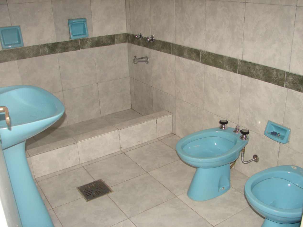 CASA EN VENTA A RECICLAR EN CALLE BELGRANO  152