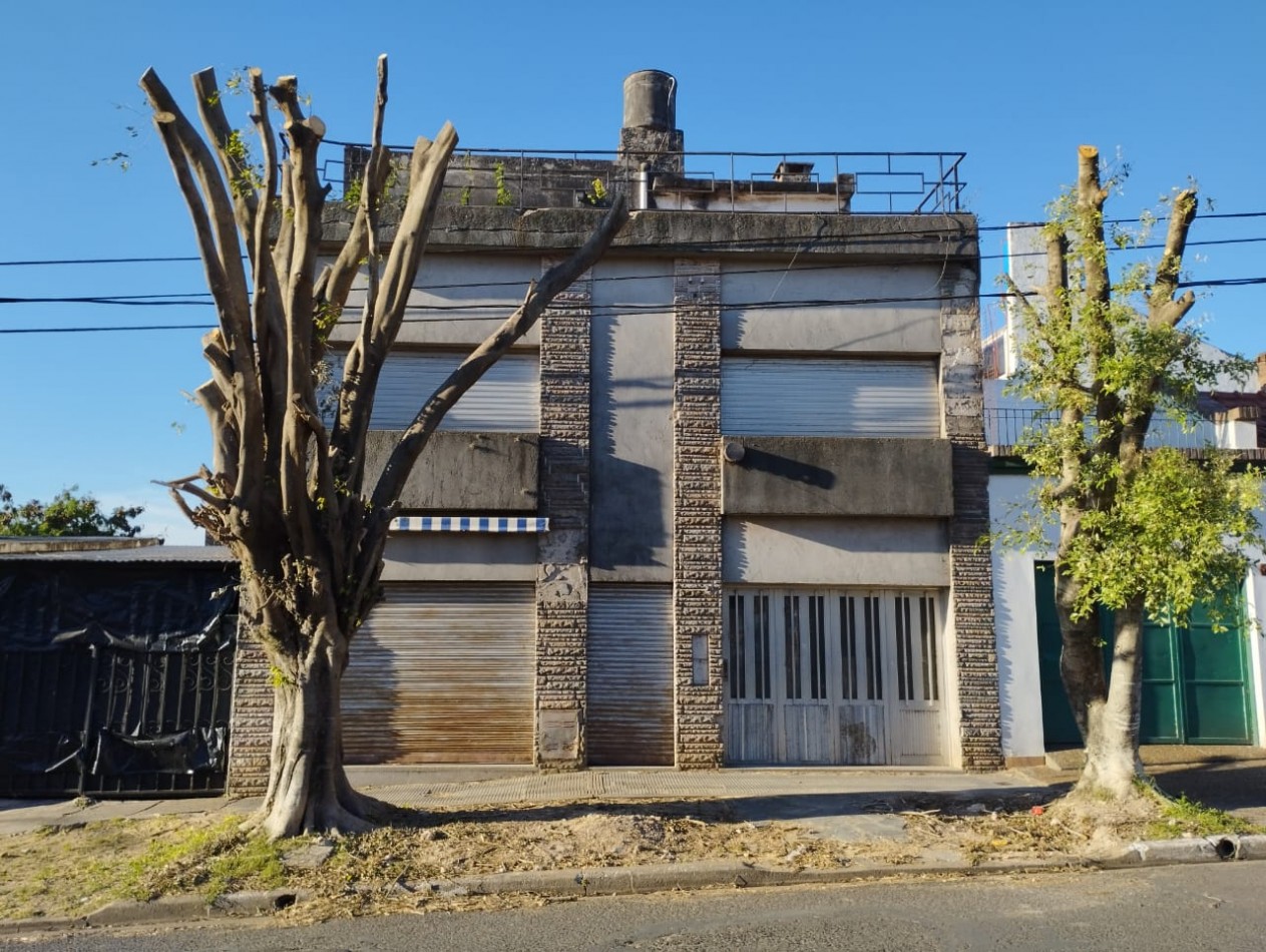 CASA EN VENTA CALLE FELIX DE AZARA  46