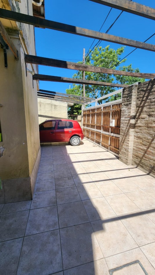 CASA A LA VENTA EN CALLE NEWBERY (Zona Aeropuerto) 