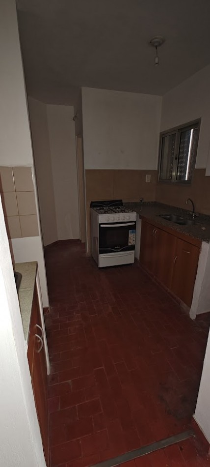 VENDO DEPTO DE DOS DORMITORIOS CALLE LA PAZ 450, FRENTE A HOSPITAL DEL NIÑO