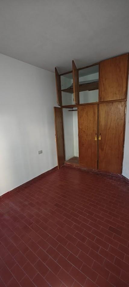 VENDO DEPTO DE DOS DORMITORIOS CALLE LA PAZ 450, FRENTE A HOSPITAL DEL NIÑO