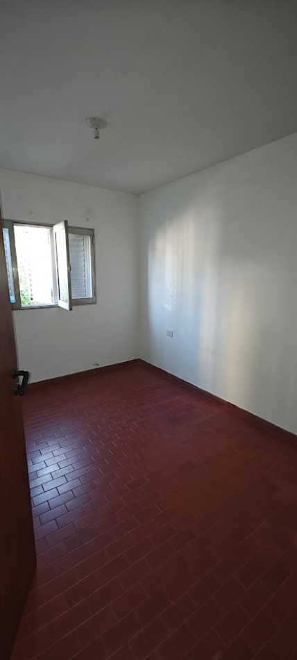 VENDO DEPTO DE DOS DORMITORIOS CALLE LA PAZ 450, FRENTE A HOSPITAL DEL NIÑO