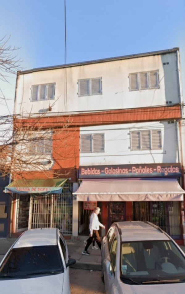 VENDO DEPTO C/ PATIO EN  CALLE LA PAZ 450, FRENTE A HOSPITAL DEL NIÑO