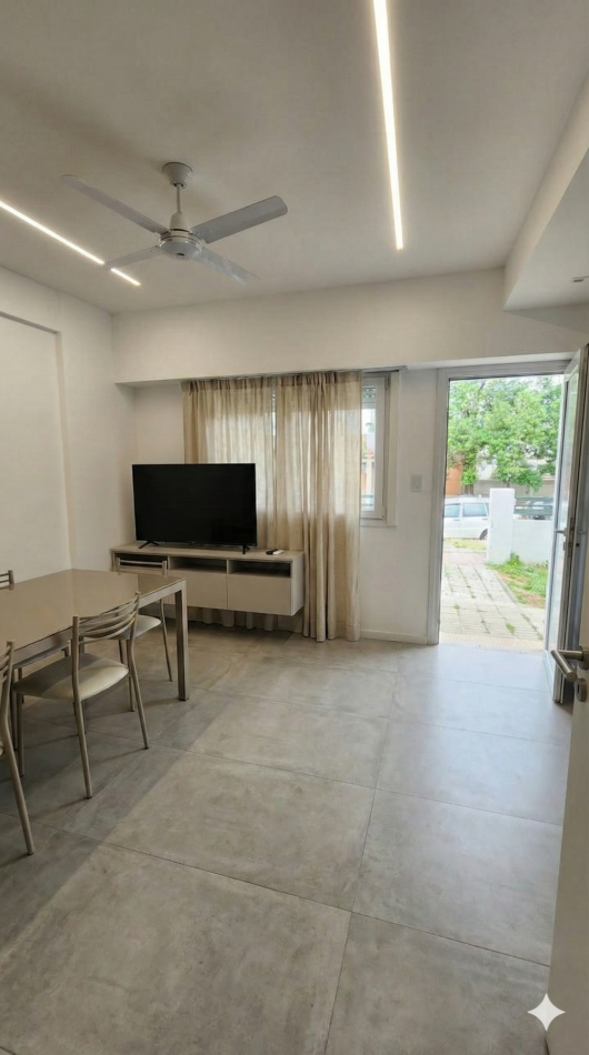 CASA A LA VENTA EN CALLE  GOBERNADOR  QUIROZ 1156