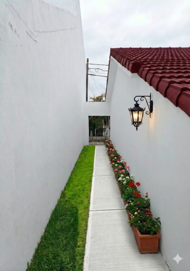 CASA A LA VENTA EN CALLE  GOBERNADOR  QUIROZ 1156