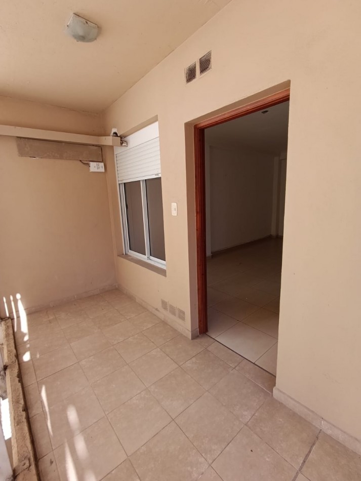 CALLE MISIONES N°163,  4° PISO "C" CONTRAFRENTE 