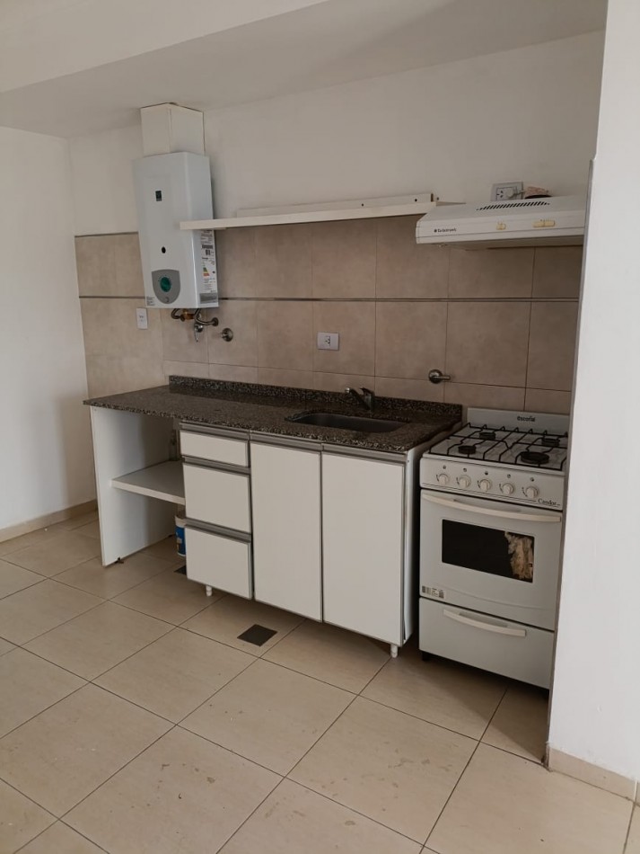 CALLE MISIONES N°163,  4° PISO "C" CONTRAFRENTE 