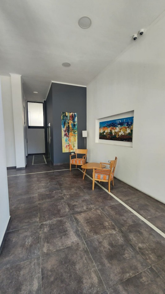 Alquiler Premium en Zona Parque: 1 Dormitorio, Amueblado y con Cochera en calle Malvinas 67