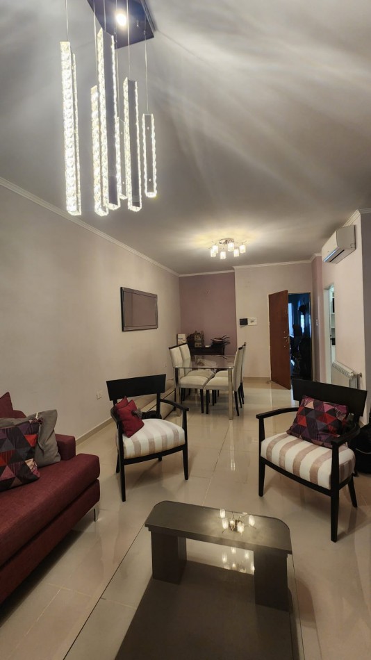 Alquiler Premium en Zona Parque: 1 Dormitorio, Amueblado y con Cochera en calle Malvinas 67