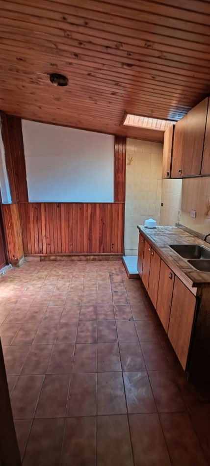 CASA EN VENTA CALLE EL TIMBO, casi Francia y Blas Parera