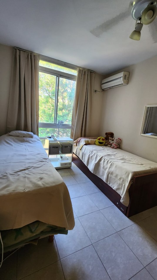 Venta: Departamento de 2 Dormitorios con Cochera y Vista a la Plaza - Calle Villaguay