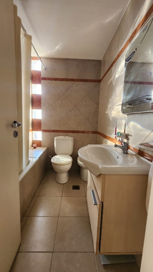 Venta: Departamento de 2 Dormitorios con Cochera y Vista a la Plaza - Calle Villaguay