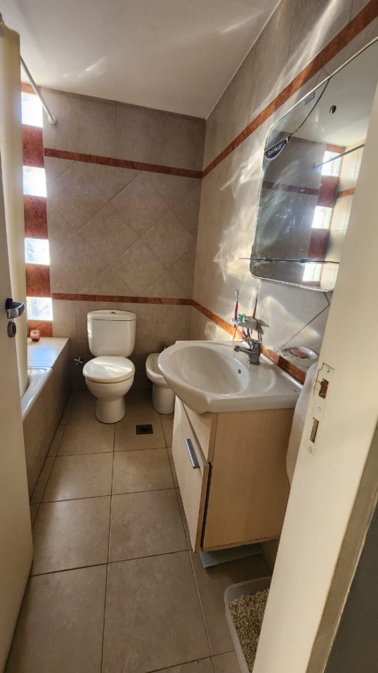 Venta: Departamento de 2 Dormitorios con Cochera y Vista a la Plaza - Calle Villaguay