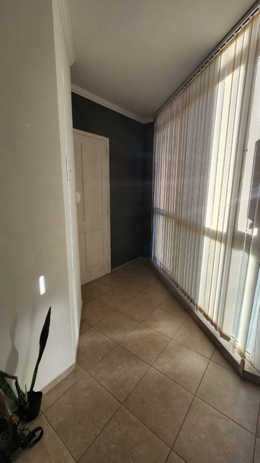 Venta: Departamento de 2 Dormitorios con Cochera y Vista a la Plaza - Calle Villaguay